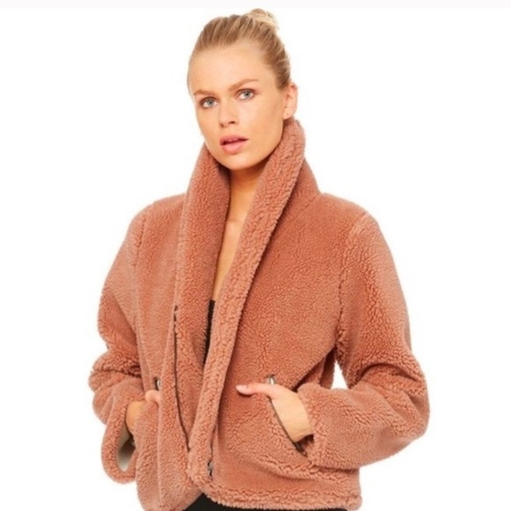 Sold out ALO Yoga Cozy Up Jacket in Rose Water, Size Medium